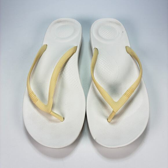 FitFlop iQushion Ergonomic White Flip Flops Comfort Sandals Women’s Size 8 - Picture 2 of 7